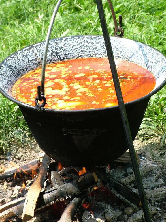 Goecsej Voelgye Kemping Kustanszeg Bagian luar foto